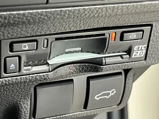 トヨタ カローラ クロス ハイブリッド Z 群馬県 2025(令7)年 0.1千km クリアベージュメタリック 純正１０．５インチオーディオディスプレイ　パノラマルーフ　パワーバックドア　Ｂカメラ　トヨタセーフティセンス　Ｆワイパーデアイサー　シートヒーター　シートクーラー　ＥＴＣ２．０　純正アルミホイール