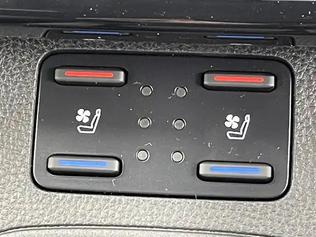 トヨタ カローラ クロス ハイブリッド Z 群馬県 2025(令7)年 0.1千km クリアベージュメタリック 純正１０．５インチオーディオディスプレイ　パノラマルーフ　パワーバックドア　Ｂカメラ　トヨタセーフティセンス　Ｆワイパーデアイサー　シートヒーター　シートクーラー　ＥＴＣ２．０　純正アルミホイール