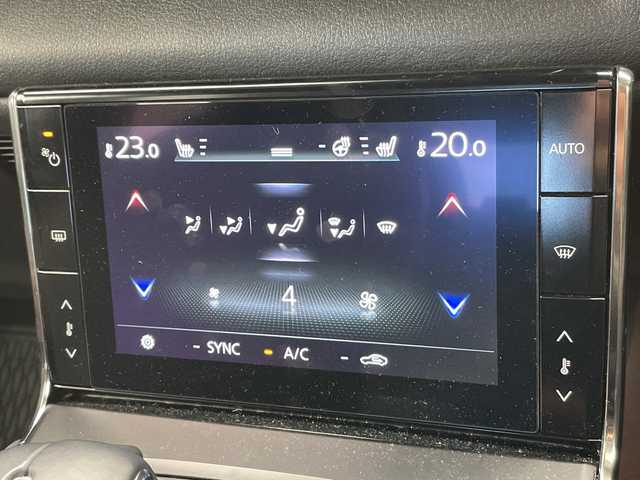 マツダ ＭＸ－３０ 愛知県 2022(令4)年 1.1万km 茶 セーフティパッケージ/純正10.25型ナビ/全方位カメラ/レーダークルーズコントロール/シートヒーター/バックカメラ/コーナーセンサー/純正アルミホイール/ブラインドスポットモニター/LEDヘッドライト/パドルシフト/ステアリングヒーター/オートライト/ドライブレコーダー/ETC/衝突軽減システム/フルセグ/Bluetooth/ステアリングスイッチ/スマートキー/プッシュスタート