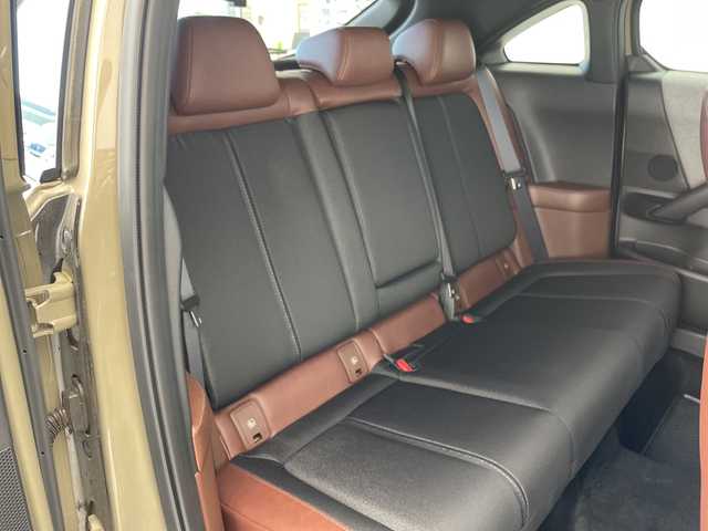 マツダ ＭＸ－３０ 愛知県 2022(令4)年 1.1万km 茶 セーフティパッケージ/純正10.25型ナビ/全方位カメラ/レーダークルーズコントロール/シートヒーター/バックカメラ/コーナーセンサー/純正アルミホイール/ブラインドスポットモニター/LEDヘッドライト/パドルシフト/ステアリングヒーター/オートライト/ドライブレコーダー/ETC/衝突軽減システム/フルセグ/Bluetooth/ステアリングスイッチ/スマートキー/プッシュスタート