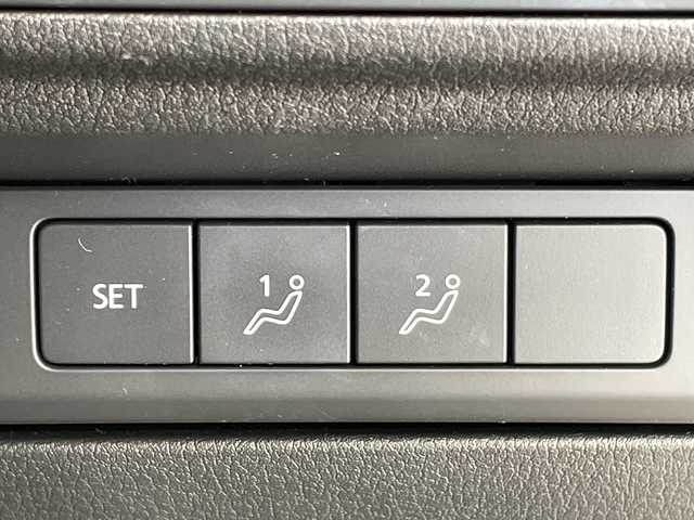 マツダ ＭＸ－３０ 愛知県 2022(令4)年 1.1万km 茶 セーフティパッケージ/純正10.25型ナビ/全方位カメラ/レーダークルーズコントロール/シートヒーター/バックカメラ/コーナーセンサー/純正アルミホイール/ブラインドスポットモニター/LEDヘッドライト/パドルシフト/ステアリングヒーター/オートライト/ドライブレコーダー/ETC/衝突軽減システム/フルセグ/Bluetooth/ステアリングスイッチ/スマートキー/プッシュスタート