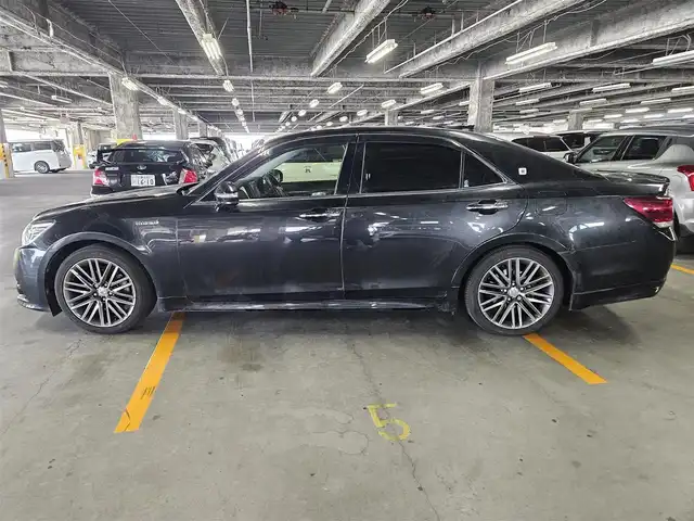 トヨタ クラウン ハイブリッド アスリートS 宮崎県 2013(平25)年 6.6万km 黒 〇純正8インチナビ/〇フルセグTV/〇ビルトインETC/〇バックカメラ/〇アドバンスパッケージ/・レーダークルーズコントロール/・プリクラッシュセーフティ/・インテリジェントクリアランスソナー/バックソナー/〇アイドリングストップ/〇HIDヘッドランプ/〇オートライト/〇LEDフロントフォグランプ/〇OP純正18インチアルミ/〇革巻きステアリング/〇シートヒーター/〇パワーシート/〇左右独立温度調整オートエアコン/〇スマートエントリー/〇禁煙車