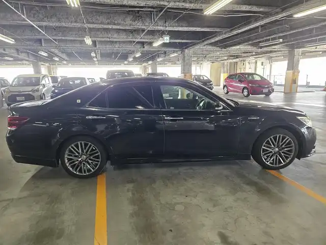 トヨタ クラウン ハイブリッド アスリートS 宮崎県 2013(平25)年 6.6万km 黒 〇純正8インチナビ/〇フルセグTV/〇ビルトインETC/〇バックカメラ/〇アドバンスパッケージ/・レーダークルーズコントロール/・プリクラッシュセーフティ/・インテリジェントクリアランスソナー/バックソナー/〇アイドリングストップ/〇HIDヘッドランプ/〇オートライト/〇LEDフロントフォグランプ/〇OP純正18インチアルミ/〇革巻きステアリング/〇シートヒーター/〇パワーシート/〇左右独立温度調整オートエアコン/〇スマートエントリー/〇禁煙車