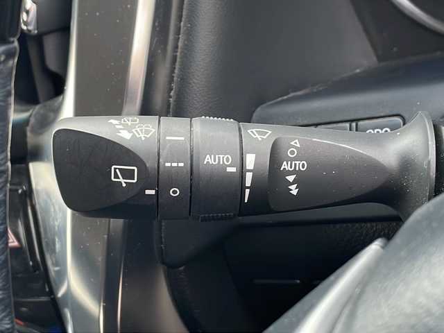 トヨタ アルファードハイブリット SR 青森県 2021(令3)年 6.1万km ホワイトパールクリスタルシャイン ・レザーシート/・純正ディスプレイオーディオ/・純正フリップダウンモニター/・DVD/フルセグ/Bluetooth/・バックカメラ/・ドライブレコーダー/・衝突被害軽減ブレーキ/・レーンキープアシスト/・レーダークルーズコントロール/・オートライト/・オートマチックハイビーム/・三眼LEDヘッドライト/・LEDフォグランプ/・パワーバックドア/・両側パワースライドドア/・シートヒーター/・横滑り防止装置/・純正フロアマット/・社外AW19インチ/・純正AW積込/・スペアタイヤ有り