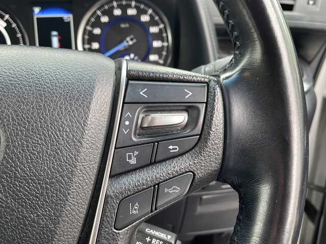 トヨタ アルファードハイブリット SR 青森県 2021(令3)年 6.1万km ホワイトパールクリスタルシャイン ・レザーシート/・純正ディスプレイオーディオ/・純正フリップダウンモニター/・DVD/フルセグ/Bluetooth/・バックカメラ/・ドライブレコーダー/・衝突被害軽減ブレーキ/・レーンキープアシスト/・レーダークルーズコントロール/・オートライト/・オートマチックハイビーム/・三眼LEDヘッドライト/・LEDフォグランプ/・パワーバックドア/・両側パワースライドドア/・シートヒーター/・横滑り防止装置/・純正フロアマット/・社外AW19インチ/・純正AW積込/・スペアタイヤ有り