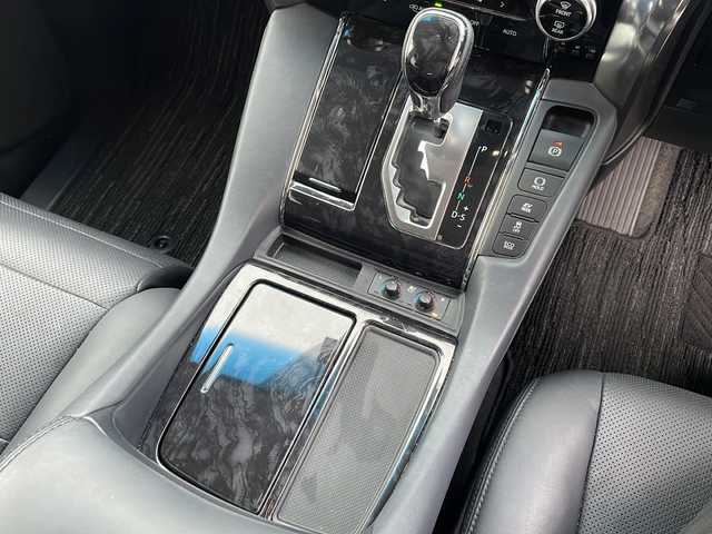 トヨタ アルファードハイブリット SR 青森県 2021(令3)年 6.1万km ホワイトパールクリスタルシャイン ・レザーシート/・純正ディスプレイオーディオ/・純正フリップダウンモニター/・DVD/フルセグ/Bluetooth/・バックカメラ/・ドライブレコーダー/・衝突被害軽減ブレーキ/・レーンキープアシスト/・レーダークルーズコントロール/・オートライト/・オートマチックハイビーム/・三眼LEDヘッドライト/・LEDフォグランプ/・パワーバックドア/・両側パワースライドドア/・シートヒーター/・横滑り防止装置/・純正フロアマット/・社外AW19インチ/・純正AW積込/・スペアタイヤ有り