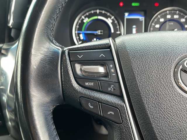 トヨタ アルファードハイブリット SR 青森県 2021(令3)年 6.1万km ホワイトパールクリスタルシャイン ・レザーシート/・純正ディスプレイオーディオ/・純正フリップダウンモニター/・DVD/フルセグ/Bluetooth/・バックカメラ/・ドライブレコーダー/・衝突被害軽減ブレーキ/・レーンキープアシスト/・レーダークルーズコントロール/・オートライト/・オートマチックハイビーム/・三眼LEDヘッドライト/・LEDフォグランプ/・パワーバックドア/・両側パワースライドドア/・シートヒーター/・横滑り防止装置/・純正フロアマット/・社外AW19インチ/・純正AW積込/・スペアタイヤ有り