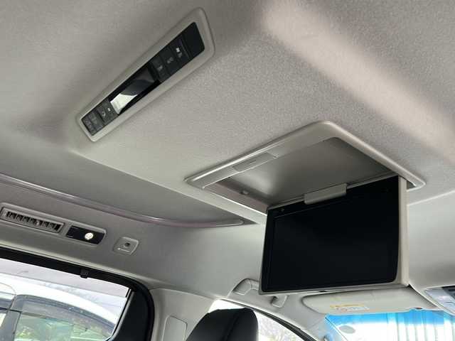 トヨタ アルファードハイブリット SR 青森県 2021(令3)年 6.1万km ホワイトパールクリスタルシャイン ・レザーシート/・純正ディスプレイオーディオ/・純正フリップダウンモニター/・DVD/フルセグ/Bluetooth/・バックカメラ/・ドライブレコーダー/・衝突被害軽減ブレーキ/・レーンキープアシスト/・レーダークルーズコントロール/・オートライト/・オートマチックハイビーム/・三眼LEDヘッドライト/・LEDフォグランプ/・パワーバックドア/・両側パワースライドドア/・シートヒーター/・横滑り防止装置/・純正フロアマット/・社外AW19インチ/・純正AW積込/・スペアタイヤ有り