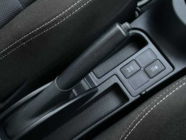 トヨタ ヴィッツ F セーフティエディション 新潟県 2018(平30)年 1.9万km ブラックマイカ 4WD/CD/USB/AUX/衝突被害軽減ブレーキ/レーンキープアシスト/コーナーセンサー/スマートキー/プッシュスタート/オートハイビーム/社外14インチアルミホイール