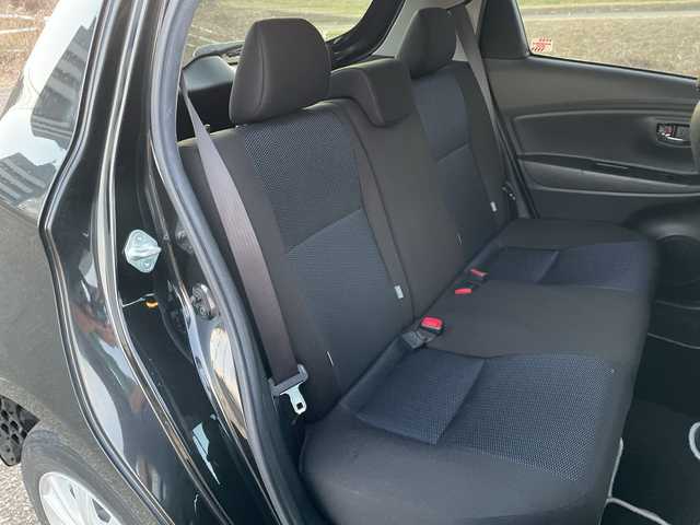 トヨタ ヴィッツ F セーフティエディション 新潟県 2018(平30)年 1.9万km ブラックマイカ 4WD/CD/USB/AUX/衝突被害軽減ブレーキ/レーンキープアシスト/コーナーセンサー/スマートキー/プッシュスタート/オートハイビーム/社外14インチアルミホイール