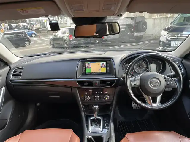 マツダ アテンザ ワゴン 20S 宮城県 2013(平25)年 14.1万km メテオグレーマイカ 純正ＳＤナビ/（ＦＭ／ＡＭ／ＣＤ／ＤＶＤ／Ｂｌｕｅｔｏｏｔｈ）　/ワンセグテレビ　/レーダークルーズコントロール　/リアビークルモニタリングシステム　/横滑り防止装置　/アイドリングストップ/アダプティブフロントライティングシステム/前席シートヒーター/ETC/スマートキー/プッシュスタート/バックカメラ/オートライト/純正エンジンスターター/ドライブレコーダー/レザー調シートカバー/スタッドレスタイヤ社外AW/（215/65R16）