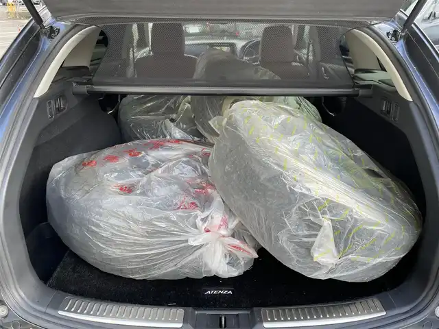 マツダ アテンザ ワゴン 20S 宮城県 2013(平25)年 14.1万km メテオグレーマイカ 純正ＳＤナビ/（ＦＭ／ＡＭ／ＣＤ／ＤＶＤ／Ｂｌｕｅｔｏｏｔｈ）　/ワンセグテレビ　/レーダークルーズコントロール　/リアビークルモニタリングシステム　/横滑り防止装置　/アイドリングストップ/アダプティブフロントライティングシステム/前席シートヒーター/ETC/スマートキー/プッシュスタート/バックカメラ/オートライト/純正エンジンスターター/ドライブレコーダー/レザー調シートカバー/スタッドレスタイヤ社外AW/（215/65R16）