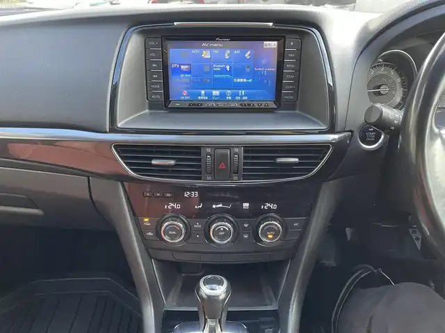 マツダ アテンザ ワゴン 20S 宮城県 2013(平25)年 14.1万km メテオグレーマイカ 純正ＳＤナビ/（ＦＭ／ＡＭ／ＣＤ／ＤＶＤ／Ｂｌｕｅｔｏｏｔｈ）　/ワンセグテレビ　/レーダークルーズコントロール　/リアビークルモニタリングシステム　/横滑り防止装置　/アイドリングストップ/アダプティブフロントライティングシステム/前席シートヒーター/ETC/スマートキー/プッシュスタート/バックカメラ/オートライト/純正エンジンスターター/ドライブレコーダー/レザー調シートカバー/スタッドレスタイヤ社外AW/（215/65R16）