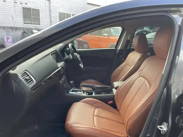 マツダ アテンザ ワゴン 20S 宮城県 2013(平25)年 14.1万km メテオグレーマイカ 純正ＳＤナビ/（ＦＭ／ＡＭ／ＣＤ／ＤＶＤ／Ｂｌｕｅｔｏｏｔｈ）　/ワンセグテレビ　/レーダークルーズコントロール　/リアビークルモニタリングシステム　/横滑り防止装置　/アイドリングストップ/アダプティブフロントライティングシステム/前席シートヒーター/ETC/スマートキー/プッシュスタート/バックカメラ/オートライト/純正エンジンスターター/ドライブレコーダー/レザー調シートカバー/スタッドレスタイヤ社外AW/（215/65R16）