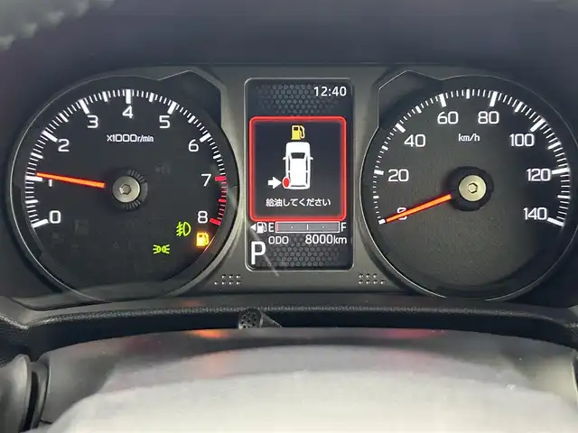 ダイハツ タフト G クロムベンチャー 熊本県 2022(令4)年 0.8万km サンドベージュメタリック ルーフレール/ディスプレイオーディオ/型式：PH-6500DVD/【AM/FM/CD/DVD/Bluetooth】/・バックカメラ/パノラマルーフ/衝突軽減ブレーキ/・車線逸脱警報機能/・標識認識/・ふらつき警報/・車線逸脱抑制機能/・先行車発信お知らせ機能/ドライブレコーダー/ETC/オートライト/・オートハイビーム/・LEDヘッドライド/・LEDフォグランプ/電子式サイドブレーキ/・ブレーキオートホールド機能/プッシュスタート/・スマートキー/・スペアキー/コーナーセンサー/ステアリングスイッチ/アイドリングストップ/取扱説明書/新車時保証書