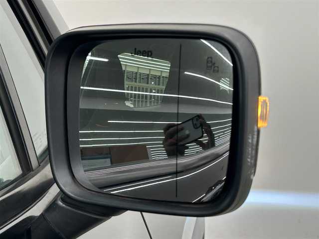 クライスラー・ジープ ジープ レネゲード トレイルホーク 富山県 2019(令1)年 5.1万km ブラック JEEP純正ナビ/Bカメラ/フルセグテレビ/アイドリングストップ/クルーズコントロール/プッシュスタート/ETC/LEDヘッドライト/衝突軽減ブレーキ/レーンセンス/BSM/コーナーセンサー/オートライト/ETC/前後ドラレコ/エレクトリックスタビリティコントロール/ヒルディセントコントロール