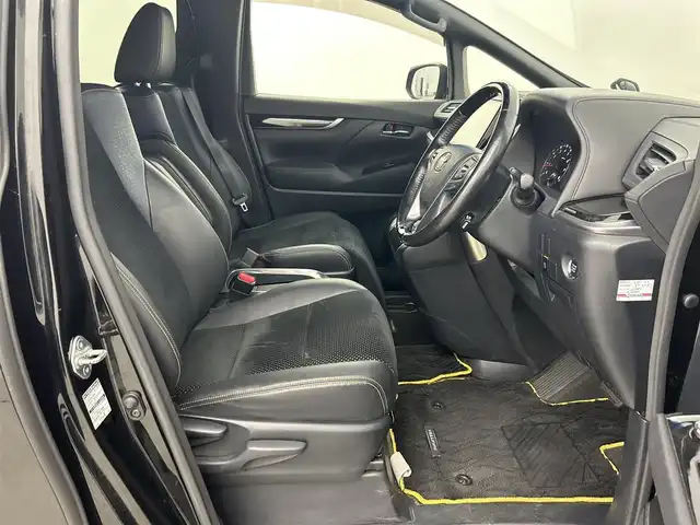 トヨタ ヴェルファイア Z Aエディション ゴールデンアイズ 福岡県 2017(平29)年 2.8万km ブラック 後席モニター　/純正ナビ（ＢＴ，フルセグＴＶ）　/バックカメラ　/ビルトインＥＴＣ　/ＡＣＣ　/コーナーセンサー　/衝突軽減ブレーキ/ＰＫＳＢ　/両側電動スライドドア　/パワーバックドア　/ハーフレザーシート　/ＬＥＤ