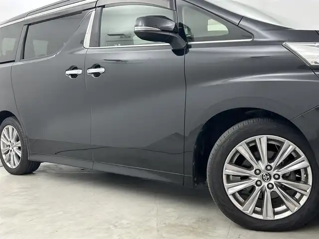 トヨタ ヴェルファイア Z Aエディション ゴールデンアイズ 福岡県 2017(平29)年 2.8万km ブラック 後席モニター　/純正ナビ（ＢＴ，フルセグＴＶ）　/バックカメラ　/ビルトインＥＴＣ　/ＡＣＣ　/コーナーセンサー　/衝突軽減ブレーキ/ＰＫＳＢ　/両側電動スライドドア　/パワーバックドア　/ハーフレザーシート　/ＬＥＤ