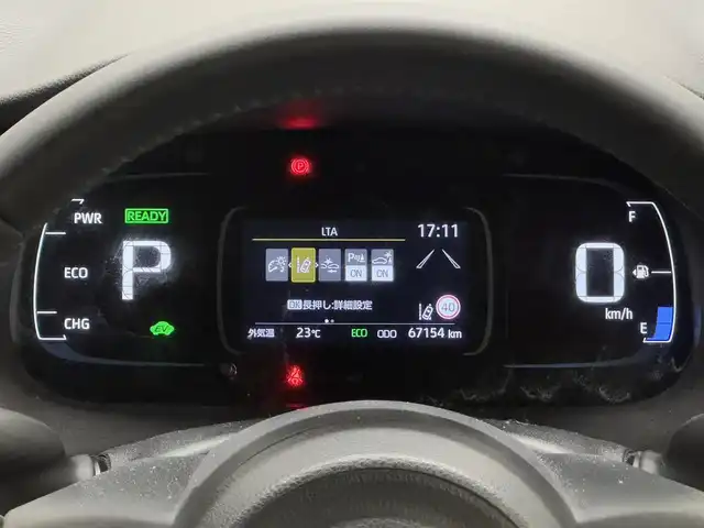トヨタ アクア Z 三重県 2021(令3)年 6.8万km ブラックマイカ ハイブリッド/FF/インパネCVT/純正 10.5インチ ディスプレイオーディオ/（AM/FM/USB/Bluetooth/Miracast/CarPlay/AndroidAuto）/バックガイドモニター/モデリスタエアロ（F/S/R下）/ドライブレコーダー 前後/ビルトイン ETC/Toyota Safety Sense/・プリクラッシュセーフティ［PCS］/・レーントレーシングアシスト［LTA］/・レーダークルコン/・オートハイビーム［AHB］/・ロードサインアシスト［RSA］/・クリアランスソナー［パーキングサポートブレーキ（静止物）］/・先行車発進告知機能［TMN］/装備/・オートエアコン/・オートライト/・LED ヘッドランプ＆フロントフォグランプ/・AC100V アクセサリーコンセント（1500W）/・ステアリングスイッチ/・純正15inAW/・プッシュスタート/・電動格納ドアミラー