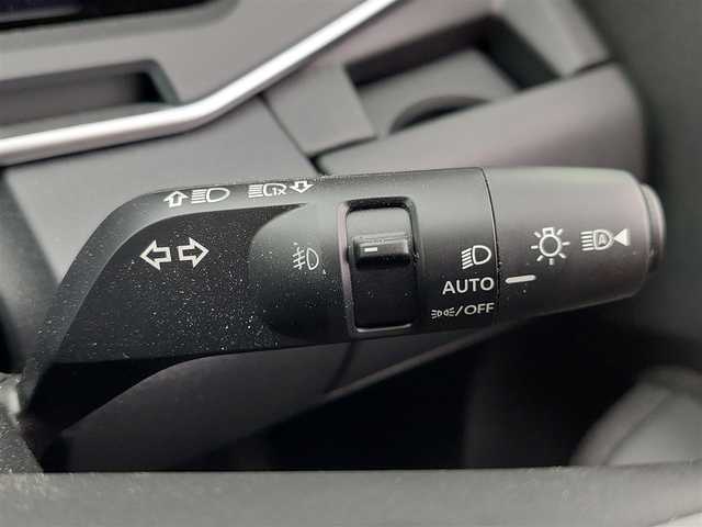 日産 オーラ G 東京都 2022(令4)年 1.7万km ピュアホワイトパール 純正ナビ/アラウンドビューモニター/フルセグ/ビルトインETC/デジタルインナーミラー/ハーフレザーシート/衝突軽減システム/レーンキープアシスト/ブラインドスポットモニター/コーナーセンサー/スマートキー