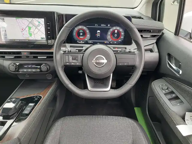 日産 オーラ G 東京都 2022(令4)年 1.7万km ピュアホワイトパール 純正ナビ/アラウンドビューモニター/フルセグ/ビルトインETC/デジタルインナーミラー/ハーフレザーシート/衝突軽減システム/レーンキープアシスト/ブラインドスポットモニター/コーナーセンサー/スマートキー