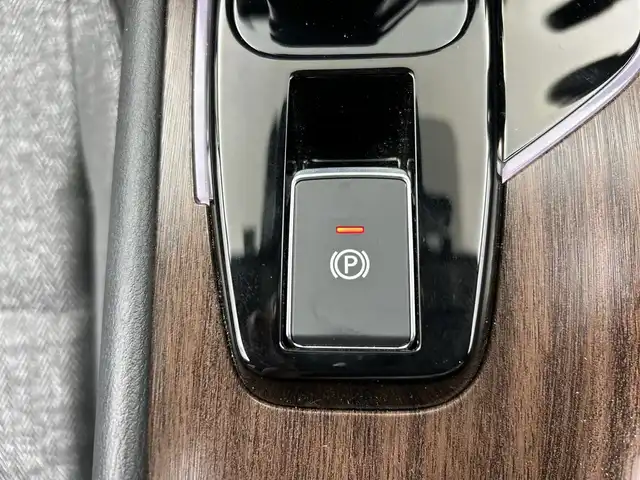 日産 オーラ G 三重県 2022(令4)年 1.7万km ピュアホワイトパール /純正ナビ//アラウンドビューモニター//フルセグ//ビルトインETC//デジタルインナーミラー//ハーフレザーシート//衝突軽減システム//レーンキープアシスト//ブラインドスポットモニター//コーナーセンサー//スマートキー