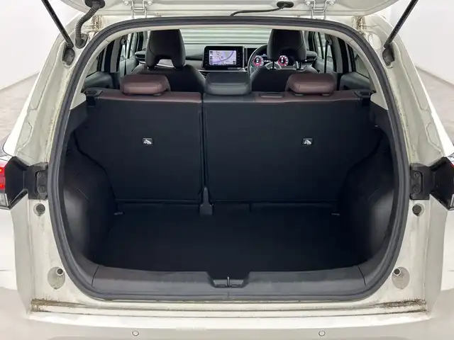 日産 オーラ G 三重県 2022(令4)年 1.7万km ピュアホワイトパール /純正ナビ//アラウンドビューモニター//フルセグ//ビルトインETC//デジタルインナーミラー//ハーフレザーシート//衝突軽減システム//レーンキープアシスト//ブラインドスポットモニター//コーナーセンサー//スマートキー
