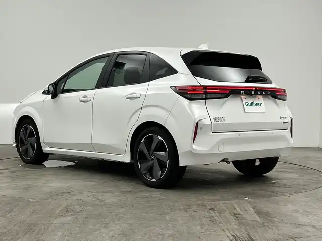 日産 オーラ G 三重県 2022(令4)年 1.7万km ピュアホワイトパール /純正ナビ//アラウンドビューモニター//フルセグ//ビルトインETC//デジタルインナーミラー//ハーフレザーシート//衝突軽減システム//レーンキープアシスト//ブラインドスポットモニター//コーナーセンサー//スマートキー