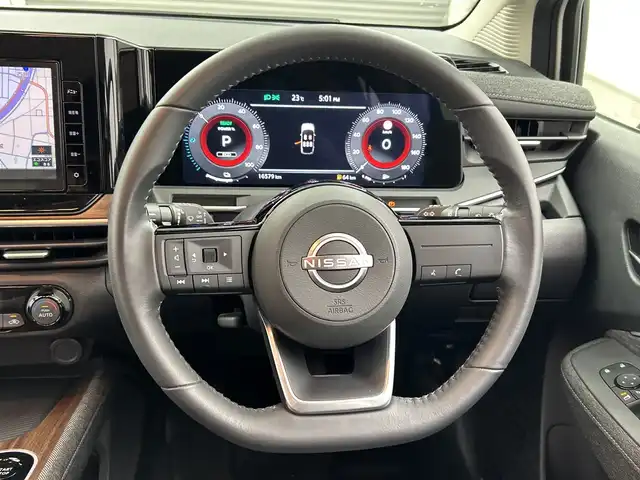 日産 オーラ G 三重県 2022(令4)年 1.7万km ピュアホワイトパール /純正ナビ//アラウンドビューモニター//フルセグ//ビルトインETC//デジタルインナーミラー//ハーフレザーシート//衝突軽減システム//レーンキープアシスト//ブラインドスポットモニター//コーナーセンサー//スマートキー