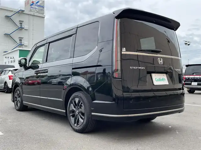 ホンダ ステップワゴン スパーダ 東京都 2023(令5)年 0.7万km クリスタルブラックパール 純正ナビ/天吊モニター/バックモニター/衝突軽減ブレーキ/路外逸脱抑制/ブラインドスポット/パーキングセンサー/レーダークルーズ/シートヒーター/両側電動ドア/電動リアゲート/ETC