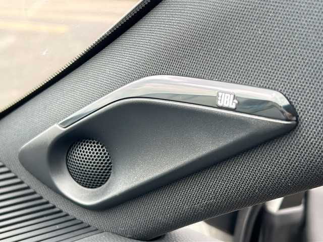 トヨタ ハリアー Z レザーパッケージ 宮城県 2021(令3)年 5.5万km ホワイトパールクリスタルシャイン 調光パノラマルーフ/モデリスタエアロ（フロント.サイド.リア）/JBLプレミアムサウンド/トヨタセーフティーセンス/・レーダークルーズコントロール/・ブラインドスポットモニター/・プリクラッシュセーフティーシステム/・レーントレーシングアシスト/・オートマチックハイビーム/・ヘッドアップディスプレイ/デジタルインナーミラー（ドラレコ付SD無）/12.3インチメーカーオプションナビ/・BT.USB.Miracast/バックモニター/フルセグTV/レザーシート/・前席パワーシート（D席シートメモリー）/・前席シートヒーター/・前席エアーシート/電動リアゲート/ステアリングヒーター/革巻きステアリング/ステアリングスイッチ/ビルトインETC2.0/プッシュスタート/スマートキー2個/電動パーキングブレーキ/純正フロアマット/LEDヘッドライト/LEDフォグランプ/社外20インチアルミホイール/純正ドアバイザー