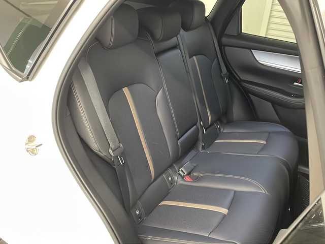 マツダ ＣＸ－６０ XD HV エクスクルーシブスポーツ 熊本県 2023(令5)年 1.8万km パール サンルーフ/純正メモリナビ（ラジオ/フルセグ/ＢＴ/スマホ連携）/全方位カメラ/前後ドライブレコーダー/BOSEサウンド/ＥＴＣ/レーダークルーズコントロール/Ｄ・Ｎ席シートヒーター・エアシート/後席シートヒーター/パワーシート/パワーバックドア/メモリシート/デュアルエアコン/レーンキープアシスト/衝突軽減システム/横滑り防止装置/交通標識認識システム/ブラインドスポットモニター/前後コーナーセンサー/スマートキー/ステアリングスイッチ/電動パーキングブレーキ（オートホールド付き）/ＬＥＤヘッドライト/オートライト/社外フロアマット/純正20インチＡＷ