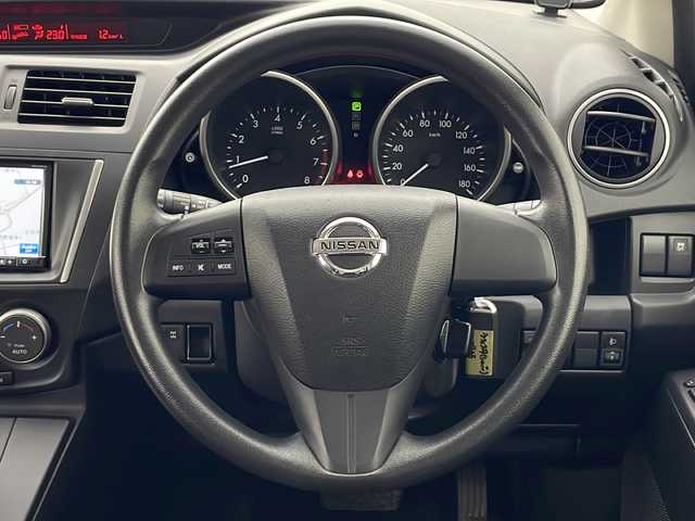 日産 ラフェスタ ハイウェイスター 秋田県 2015(平27)年 0.6万km アルミニウムシルバー ４WD/純正ナビ【FM/AM/CD/DVD/BT】　/左側パワースライドドア　/ＥＴＣ　/バックカメラ　/前方ドライブレコーダー　/ソナー　/シートカバー　/ステアリングリモコン　/横滑り防止装置　/電格ミラー　/フルセグＴＶ /フォグライト  /ウィンカーミラー/純正AW/スマートキー/スペアキー有り/保証書/取扱説明書
