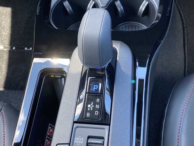 トヨタ プリウス Z 佐賀県 2023(令5)年 1.4万km グレー パノラマルーフ/純正12.3インチディスプレイオーディオ/ナビキット/パノラマミックビューモニター/プリクラッシュセーフティ/レーンディパーチャーアラート/オートハイビーム/アダプティブクルーズコントロール/クリアランスソナー/ブラインドスポットモニター/リアクロストラフィックアラート/パーキングアシスト/レザーシート/メモリパワーシートシート/シートヒーター/エアシート/ステアリングヒーター/ステアリングリモコン/パワートランク/スマートルーミラー/電動パーキングブレーキ/オートブレーキホールド/AC100V/プッシュスタート/スマートキー/LEDヘッドライト/純正19インチアルミホイール/ボディカラー:アッシュ〈1M2〉