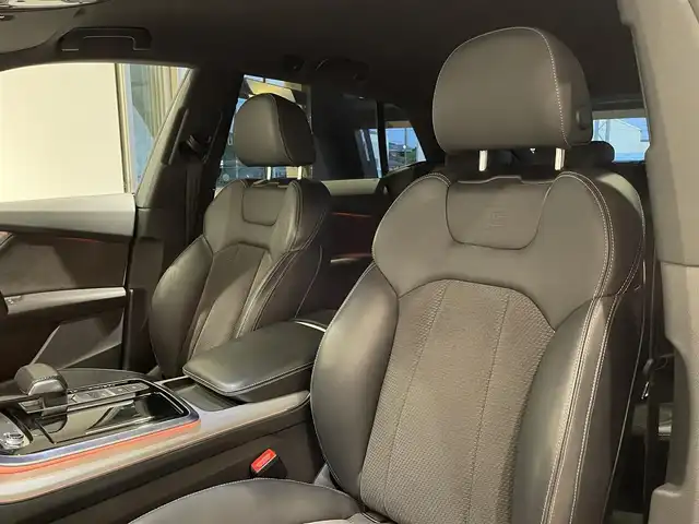 アウディ Ｑ８ 55TFSIクワトロ デビューPKG Sライン 愛知県 2019(令1)年 5.1万km ディープブラックパールエフェクト ＢＡＮＧ＆ＯＬＵＦＳＥＮサウンド　/バーチャルコクピット　/マトリクスＬＥＤ　/純正ナビ　/サラウンドビューモニター　/フルセグＴＶ　/Bluetooth/AppleCarPlay/AndroidAuto/ハーフレザー　/シートヒーター　/Ａｕｄｉプレセンス　/サイドアシスト　/アダプティブドライブアシスト/ブラインドスポットモニター/パワーバックドア/プッシュスタート/アイドリングストップ/ウィンカーミラー