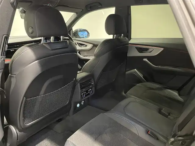 アウディ Ｑ８ 55TFSIクワトロ デビューPKG Sライン 愛知県 2019(令1)年 5.1万km ディープブラックパールエフェクト ＢＡＮＧ＆ＯＬＵＦＳＥＮサウンド　/バーチャルコクピット　/マトリクスＬＥＤ　/純正ナビ　/サラウンドビューモニター　/フルセグＴＶ　/Bluetooth/AppleCarPlay/AndroidAuto/ハーフレザー　/シートヒーター　/Ａｕｄｉプレセンス　/サイドアシスト　/アダプティブドライブアシスト/ブラインドスポットモニター/パワーバックドア/プッシュスタート/アイドリングストップ/ウィンカーミラー