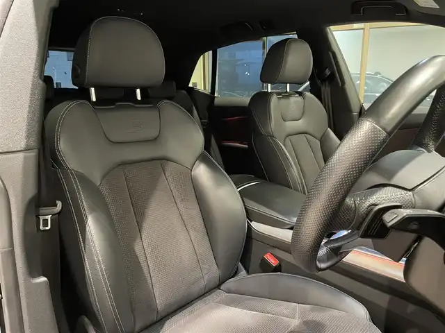 アウディ Ｑ８ 55TFSIクワトロ デビューPKG Sライン 愛知県 2019(令1)年 5.1万km ディープブラックパールエフェクト ＢＡＮＧ＆ＯＬＵＦＳＥＮサウンド　/バーチャルコクピット　/マトリクスＬＥＤ　/純正ナビ　/サラウンドビューモニター　/フルセグＴＶ　/Bluetooth/AppleCarPlay/AndroidAuto/ハーフレザー　/シートヒーター　/Ａｕｄｉプレセンス　/サイドアシスト　/アダプティブドライブアシスト/ブラインドスポットモニター/パワーバックドア/プッシュスタート/アイドリングストップ/ウィンカーミラー