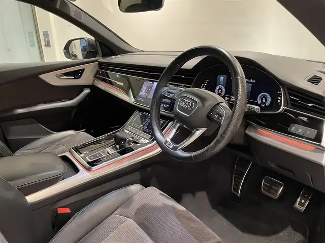 アウディ Ｑ８ 55TFSIクワトロ デビューPKG Sライン 愛知県 2019(令1)年 5.1万km ディープブラックパールエフェクト ＢＡＮＧ＆ＯＬＵＦＳＥＮサウンド　/バーチャルコクピット　/マトリクスＬＥＤ　/純正ナビ　/サラウンドビューモニター　/フルセグＴＶ　/Bluetooth/AppleCarPlay/AndroidAuto/ハーフレザー　/シートヒーター　/Ａｕｄｉプレセンス　/サイドアシスト　/アダプティブドライブアシスト/ブラインドスポットモニター/パワーバックドア/プッシュスタート/アイドリングストップ/ウィンカーミラー