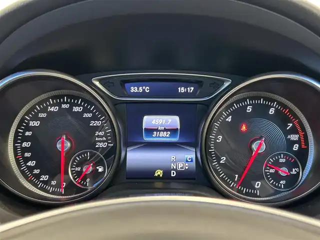 メルセデス・ベンツ ＣＬＡ１８０ AMG スタイル 福岡県 2017(平29)年 3.2万km カルサイトホワイト 純正ナビ　/バックカメラ　/フルセグ　/サンルーフ　/ＡＣＣ　/ＢＳＭ　/レーンキープ　/ハーフレザーシート　/パワーシート　/シートヒーター　/アンビエントライト　/ＬＥＤライト　/スマートキー　/フットトランクオープン