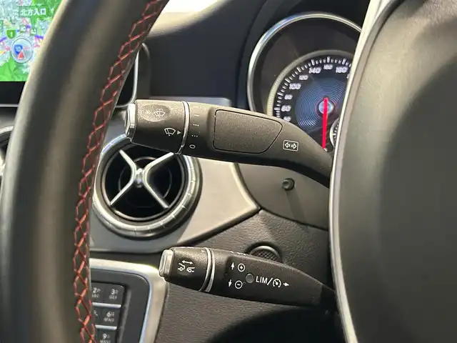 メルセデス・ベンツ ＣＬＡ１８０ AMG スタイル 福岡県 2017(平29)年 3.2万km カルサイトホワイト 純正ナビ　/バックカメラ　/フルセグ　/サンルーフ　/ＡＣＣ　/ＢＳＭ　/レーンキープ　/ハーフレザーシート　/パワーシート　/シートヒーター　/アンビエントライト　/ＬＥＤライト　/スマートキー　/フットトランクオープン