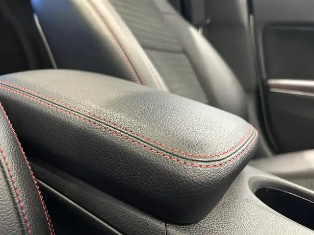 メルセデス・ベンツ ＣＬＡ１８０ AMG スタイル 福岡県 2017(平29)年 3.2万km カルサイトホワイト 純正ナビ　/バックカメラ　/フルセグ　/サンルーフ　/ＡＣＣ　/ＢＳＭ　/レーンキープ　/ハーフレザーシート　/パワーシート　/シートヒーター　/アンビエントライト　/ＬＥＤライト　/スマートキー　/フットトランクオープン