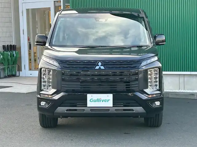 三菱 デリカＤ：５ シャモニー 宮城県 2025(令7)年 0.1千km グラファイトグレーメタリック/ブラックマイカ CHAMONIX (7人)　/ナビ取付パッケージ＋後席用モニター取付パッケージ/電動サイドステップレス/＝＝＝/e-Assist/・衝突被害軽減ブレーキシステム/・車線逸脱警報システム/・レーダークルーズコントロール/・オートマチックハイビーム/・誤発進抑制機能（前進時）/・後側方車両検知警報システム/・後退時車両検知警報システム/アルパイン11インチナビ（EX11NX）/・CD/DVD/・Bluetooth/・フルセグTV/マルチアラウンドモニター（自動暴言ルームミラー）/ワンタッチ開閉機能付パワースライドドア（両側）/パワーバックドア/ハーフレザーシート/運転席パワーシート/シートヒーター/ステアリングヒーター/革巻きステアリング/ステアリングスイッチ/パドルシフト/電動パーキングブレーキ/ブレーキホールド/LEDヘッドランプ/フォグランプ/オートライト/スマートキー＆プッシュスタート/スペアキー1本/電動格納ミラー/純正18インチアルミホイール/W/サイド/カーテンエアバッグ