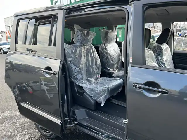 三菱 デリカＤ：５ シャモニー 宮城県 2025(令7)年 0.1千km グラファイトグレーメタリック/ブラックマイカ CHAMONIX (7人)　/ナビ取付パッケージ＋後席用モニター取付パッケージ/電動サイドステップレス/＝＝＝/e-Assist/・衝突被害軽減ブレーキシステム/・車線逸脱警報システム/・レーダークルーズコントロール/・オートマチックハイビーム/・誤発進抑制機能（前進時）/・後側方車両検知警報システム/・後退時車両検知警報システム/アルパイン11インチナビ（EX11NX）/・CD/DVD/・Bluetooth/・フルセグTV/マルチアラウンドモニター（自動暴言ルームミラー）/ワンタッチ開閉機能付パワースライドドア（両側）/パワーバックドア/ハーフレザーシート/運転席パワーシート/シートヒーター/ステアリングヒーター/革巻きステアリング/ステアリングスイッチ/パドルシフト/電動パーキングブレーキ/ブレーキホールド/LEDヘッドランプ/フォグランプ/オートライト/スマートキー＆プッシュスタート/スペアキー1本/電動格納ミラー/純正18インチアルミホイール/W/サイド/カーテンエアバッグ