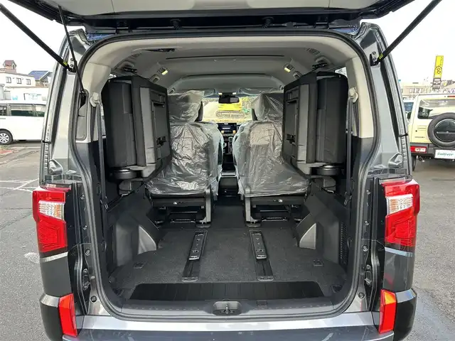 三菱 デリカＤ：５ シャモニー 宮城県 2025(令7)年 0.1千km グラファイトグレーメタリック/ブラックマイカ CHAMONIX (7人)　/ナビ取付パッケージ＋後席用モニター取付パッケージ/電動サイドステップレス/＝＝＝/e-Assist/・衝突被害軽減ブレーキシステム/・車線逸脱警報システム/・レーダークルーズコントロール/・オートマチックハイビーム/・誤発進抑制機能（前進時）/・後側方車両検知警報システム/・後退時車両検知警報システム/アルパイン11インチナビ（EX11NX）/・CD/DVD/・Bluetooth/・フルセグTV/マルチアラウンドモニター（自動暴言ルームミラー）/ワンタッチ開閉機能付パワースライドドア（両側）/パワーバックドア/ハーフレザーシート/運転席パワーシート/シートヒーター/ステアリングヒーター/革巻きステアリング/ステアリングスイッチ/パドルシフト/電動パーキングブレーキ/ブレーキホールド/LEDヘッドランプ/フォグランプ/オートライト/スマートキー＆プッシュスタート/スペアキー1本/電動格納ミラー/純正18インチアルミホイール/W/サイド/カーテンエアバッグ