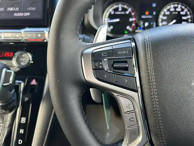 三菱 デリカＤ：５ シャモニー 宮城県 2025(令7)年 0.1千km グラファイトグレーメタリック/ブラックマイカ CHAMONIX (7人)　/ナビ取付パッケージ＋後席用モニター取付パッケージ/電動サイドステップレス/＝＝＝/e-Assist/・衝突被害軽減ブレーキシステム/・車線逸脱警報システム/・レーダークルーズコントロール/・オートマチックハイビーム/・誤発進抑制機能（前進時）/・後側方車両検知警報システム/・後退時車両検知警報システム/アルパイン11インチナビ（EX11NX）/・CD/DVD/・Bluetooth/・フルセグTV/マルチアラウンドモニター（自動暴言ルームミラー）/ワンタッチ開閉機能付パワースライドドア（両側）/パワーバックドア/ハーフレザーシート/運転席パワーシート/シートヒーター/ステアリングヒーター/革巻きステアリング/ステアリングスイッチ/パドルシフト/電動パーキングブレーキ/ブレーキホールド/LEDヘッドランプ/フォグランプ/オートライト/スマートキー＆プッシュスタート/スペアキー1本/電動格納ミラー/純正18インチアルミホイール/W/サイド/カーテンエアバッグ