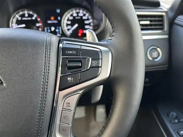 三菱 デリカＤ：５ シャモニー 宮城県 2025(令7)年 0.1千km グラファイトグレーメタリック/ブラックマイカ CHAMONIX (7人)　/ナビ取付パッケージ＋後席用モニター取付パッケージ/電動サイドステップレス/＝＝＝/e-Assist/・衝突被害軽減ブレーキシステム/・車線逸脱警報システム/・レーダークルーズコントロール/・オートマチックハイビーム/・誤発進抑制機能（前進時）/・後側方車両検知警報システム/・後退時車両検知警報システム/アルパイン11インチナビ（EX11NX）/・CD/DVD/・Bluetooth/・フルセグTV/マルチアラウンドモニター（自動暴言ルームミラー）/ワンタッチ開閉機能付パワースライドドア（両側）/パワーバックドア/ハーフレザーシート/運転席パワーシート/シートヒーター/ステアリングヒーター/革巻きステアリング/ステアリングスイッチ/パドルシフト/電動パーキングブレーキ/ブレーキホールド/LEDヘッドランプ/フォグランプ/オートライト/スマートキー＆プッシュスタート/スペアキー1本/電動格納ミラー/純正18インチアルミホイール/W/サイド/カーテンエアバッグ