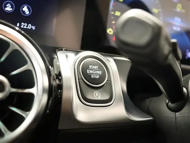 メルセデス・ベンツ ＧＬＢ２００ｄ AMGライン 静岡県 2020(令2)年 4.7万km イリジウムシルバー ＯＰ２０インチＡＷ /ナビＴＶ ３６０°カメラ /ドラレコ　/ハーフレザーシート /シートヒーター /ＡＣＣ　ＬＫＡ　ＢＳＭ /ＬＥＤヘッドライト /ＥＴＣ２．０ /パワーバックドア /無線充電 /自動駐車 /アンビエントライト /パドルシフト /スマートキーX2