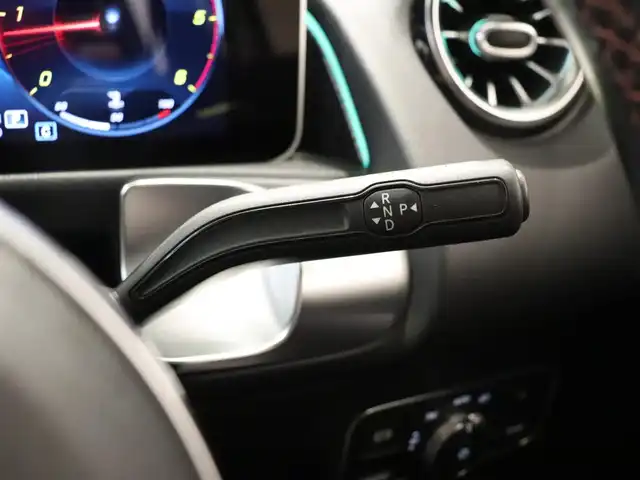 メルセデス・ベンツ ＧＬＢ２００ｄ AMGライン 静岡県 2020(令2)年 4.7万km イリジウムシルバー ＯＰ２０インチＡＷ /ナビＴＶ ３６０°カメラ /ドラレコ　/ハーフレザーシート /シートヒーター /ＡＣＣ　ＬＫＡ　ＢＳＭ /ＬＥＤヘッドライト /ＥＴＣ２．０ /パワーバックドア /無線充電 /自動駐車 /アンビエントライト /パドルシフト /スマートキーX2