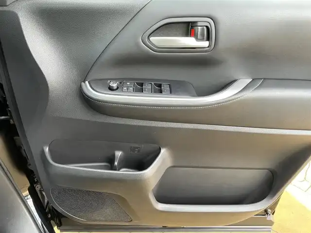 トヨタ ノア S－Z 宮崎県 2022(令4)年 4.3万km アティチュードブラックマイカ 純正10.5型ナビ/フルセグTV/両側パワースライドドア/パワーバックドア/パノラミックビューモニター/ビルトインETC2.0/ドライブレコーダー/駐車支援システム/パーキングサポートブレーキ/ブラインドスポットモニター/カラーヘッドアップディスプレイ/デジタルインナーミラー/プロジェクター式LEDヘッドランプ/デュアルオートエアコン/革巻きステアリング/ステアリングヒーター/ハーフレザーシート/前席/2列目シートヒーター/2列目オットマン/純正17インチアルミホイール/スマートエントリー/スタートシステム/禁煙車