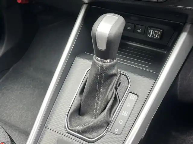 トヨタ ライズ Z 滋賀県 2025(令7)年 0.1千km シャイニングホワイトパール 純正9インチディスプレイオーディオ/（BT/USB/AppleCarPlay/AndroidAuto）/バックカメラ/D/Nシートヒーター/衝突被害軽減ブレーキ/追従レーダークルーズコントロール/前後コーナーセンサー/レーンキープアシスト/純正LEDヘッドライト/オートライト/オートハイビーム/ABS/盗難防止システム/ブレーキホールド/純正17インチAW/アイドリングストップ/スマートキー